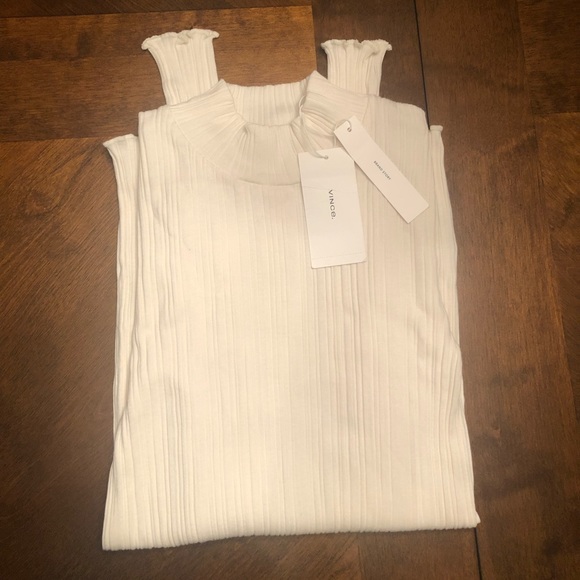 🤍🤍VINCE LONG SLEEVE🤍🤍 - Picture 1 of 7